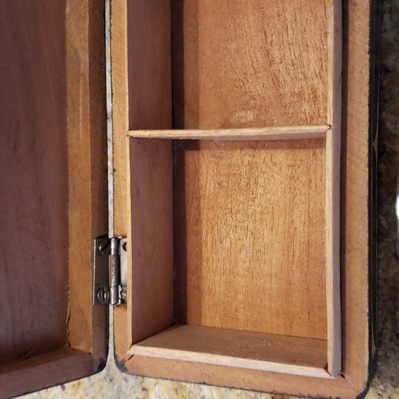 Vintage Carved Wooden Trinket Box from St. Marteen - Picture 15 of 16